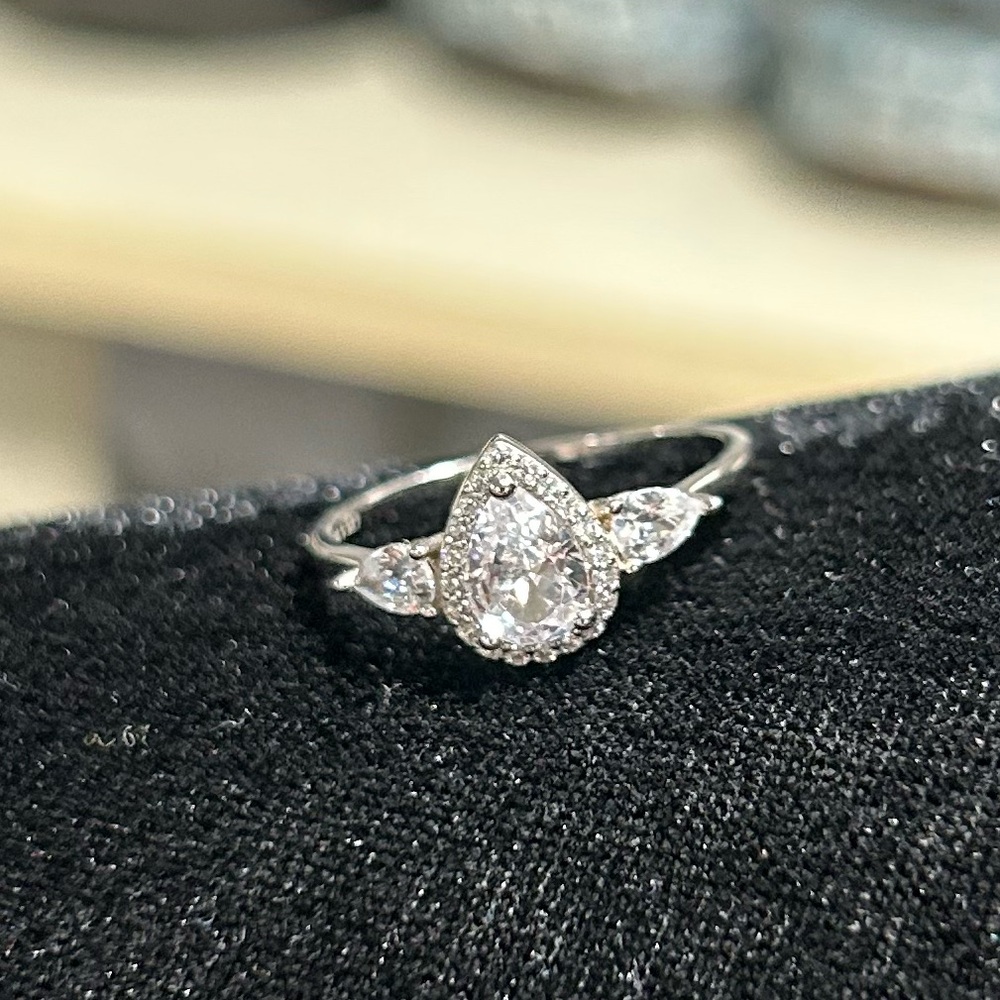 3/$15 Stunning silver faux diamond ring